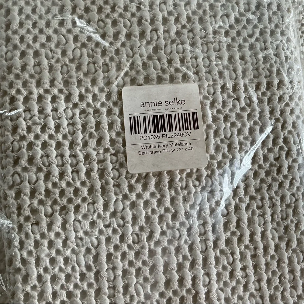 Annie Selke Wruffle Matelasse Pillow Cover Made in Portugal 22” x 40” Ivory NWT